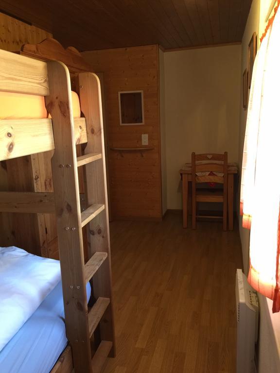 Le Central - Chambres D'Hote Grône Kamer foto